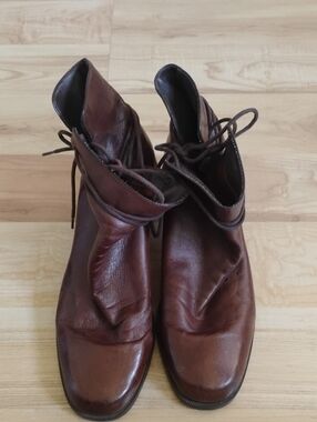 Enzo Angiolini  Intrigue Brown Leather Women's Boots Size 9